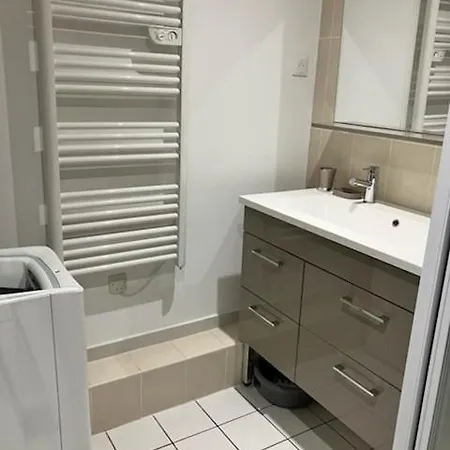 Appart.2 _ T3 - 4 Pers - 150 M/mer Confort Apartment *